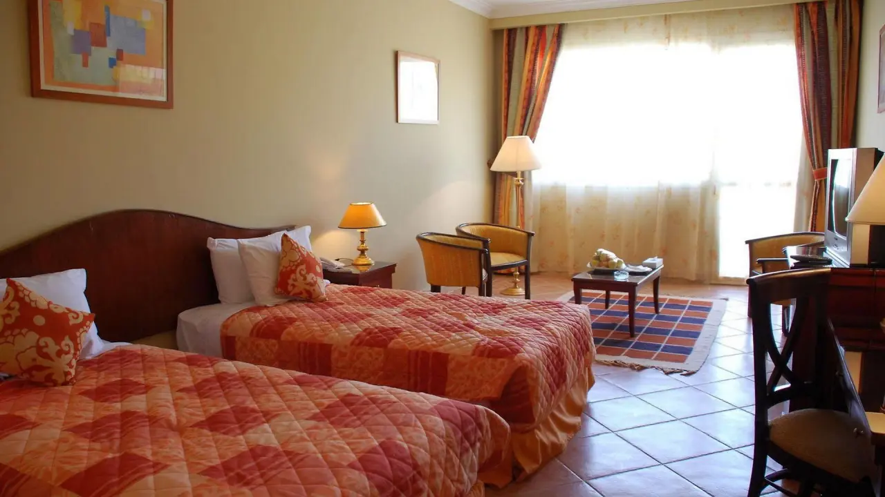 الفندق هورايزون الوادى - العين السخنة